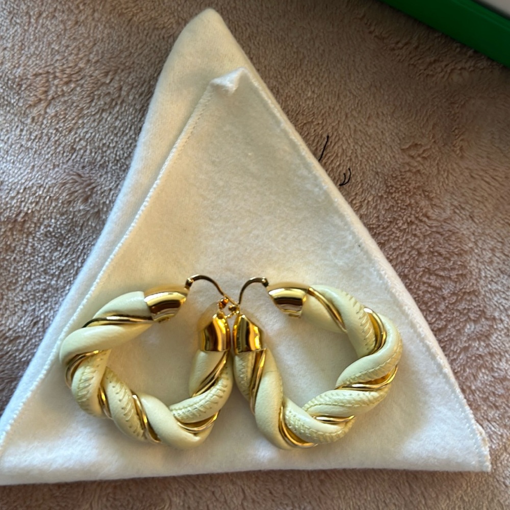 Bottega Veneta twist leather earrings , 925 silver gold.